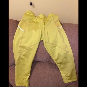 Athleta size 8 yellow reflective capris